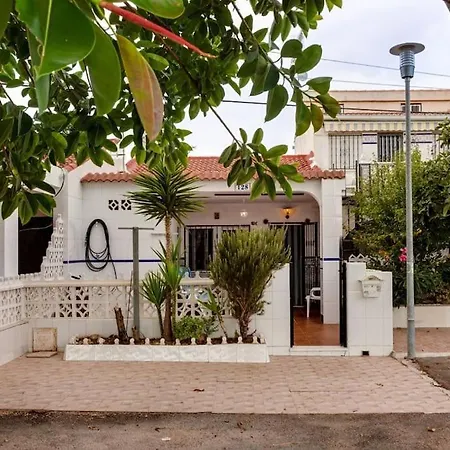 Location Vacances Torrevieja 펜션 *